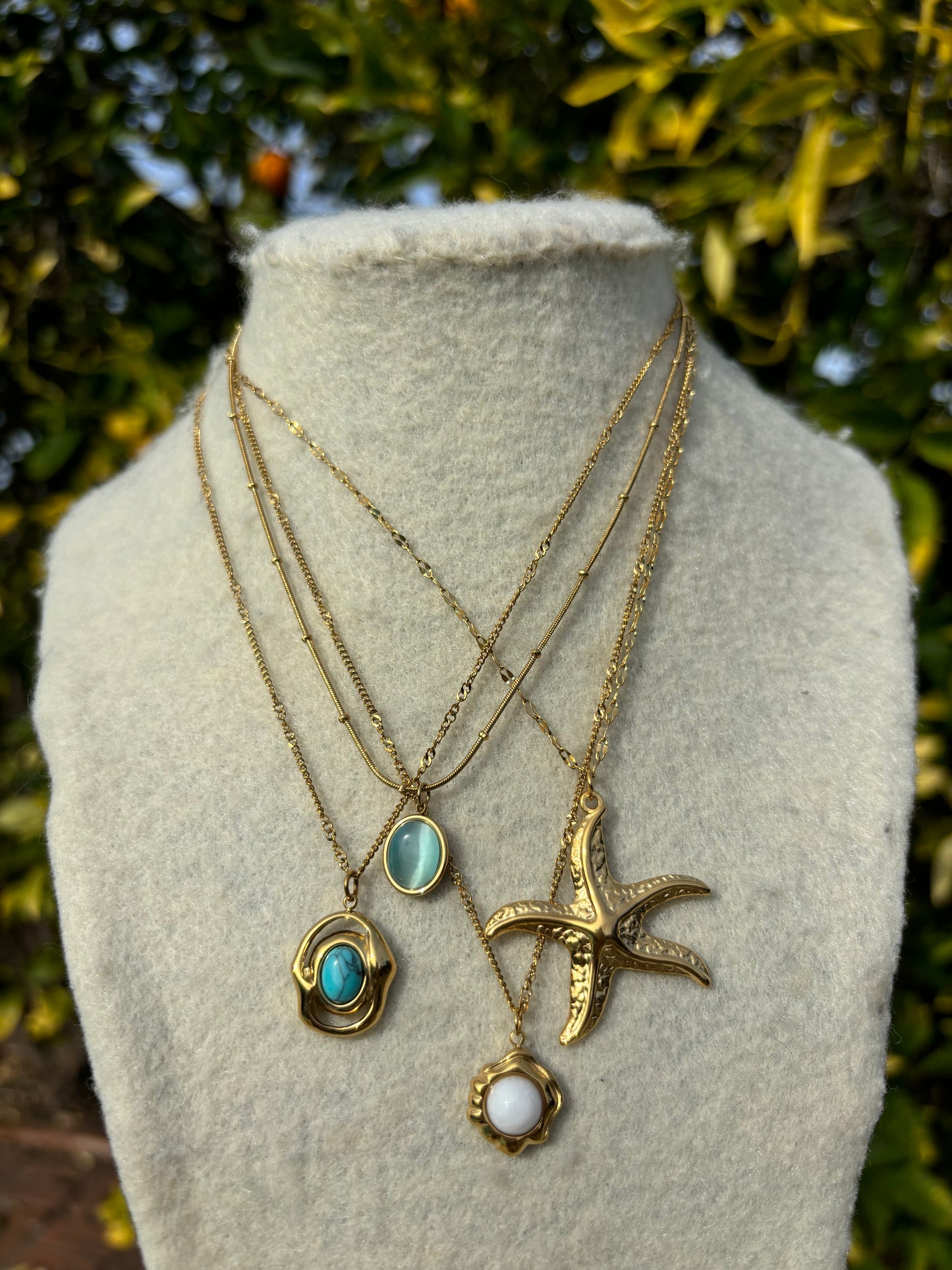 Patterned Starfish Gold Chain Necklace