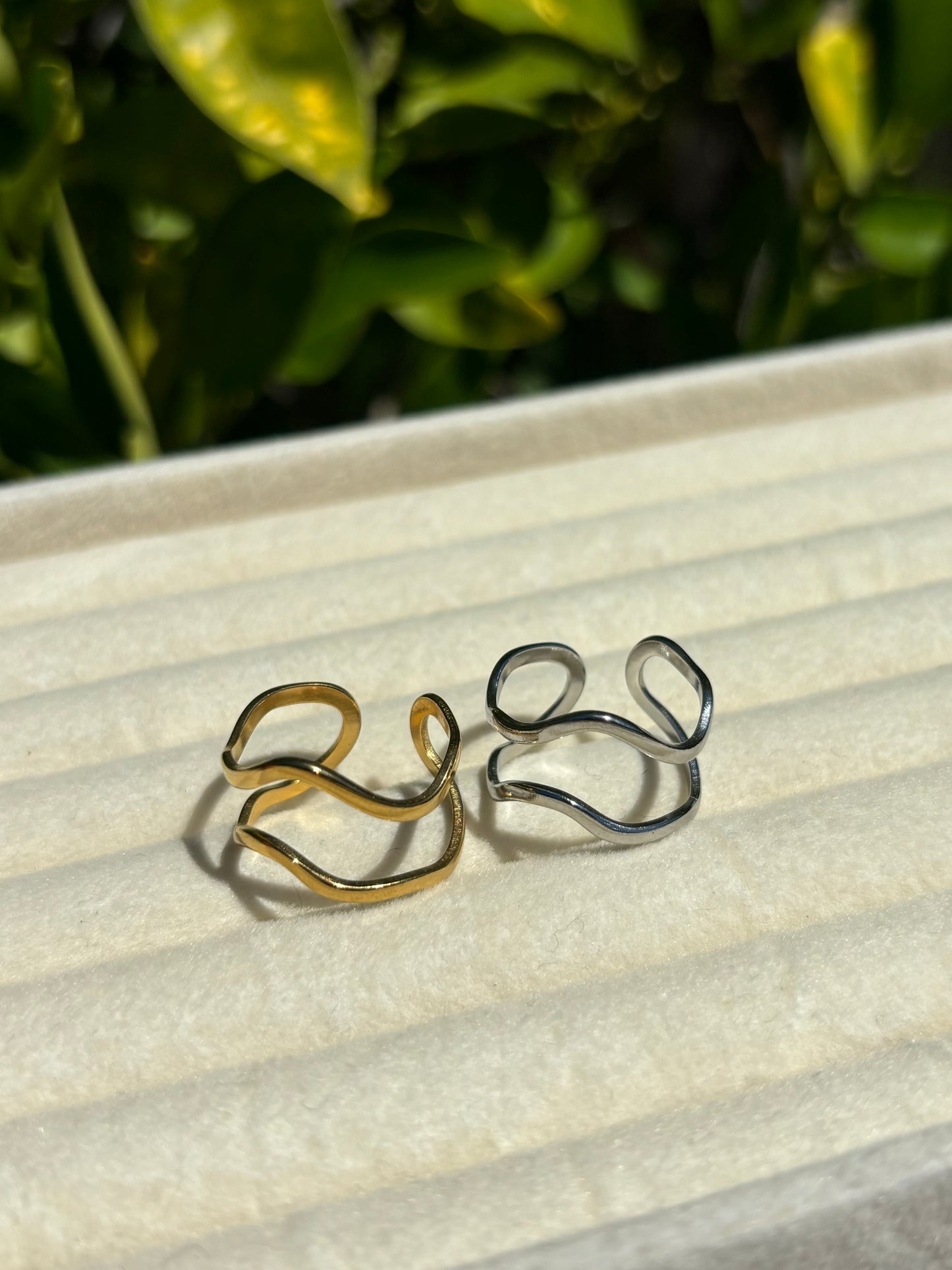 Wave Layered Adjustable Rings