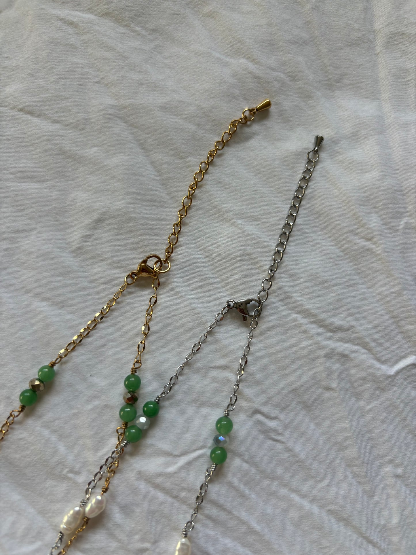 Ellipse Pearl Green Wire Chain Necklaces