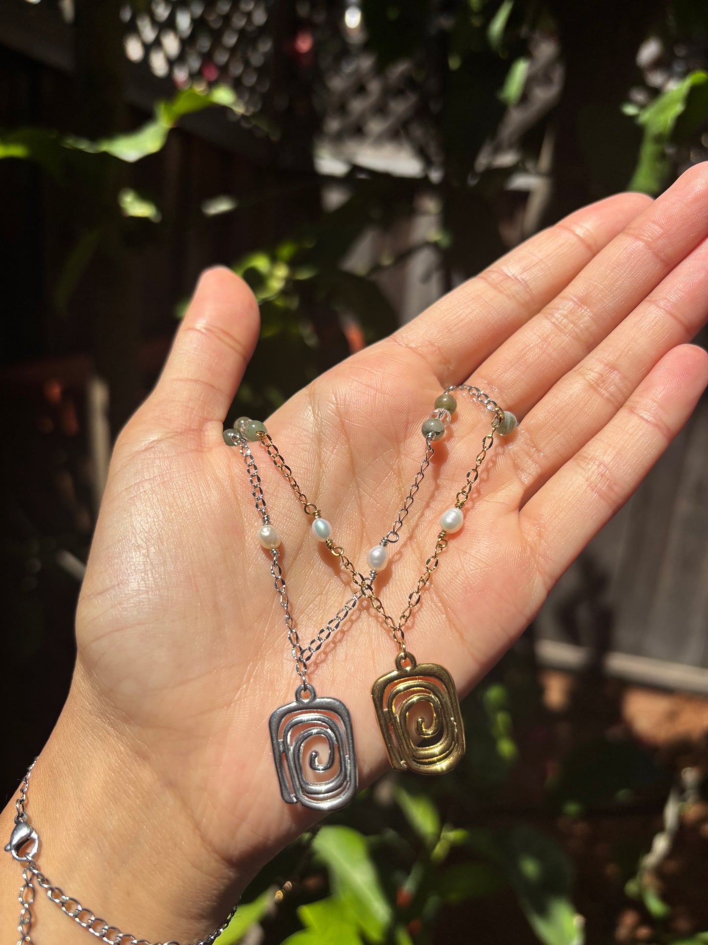 Square Spiral Green Pearl Wire Chain Necklaces