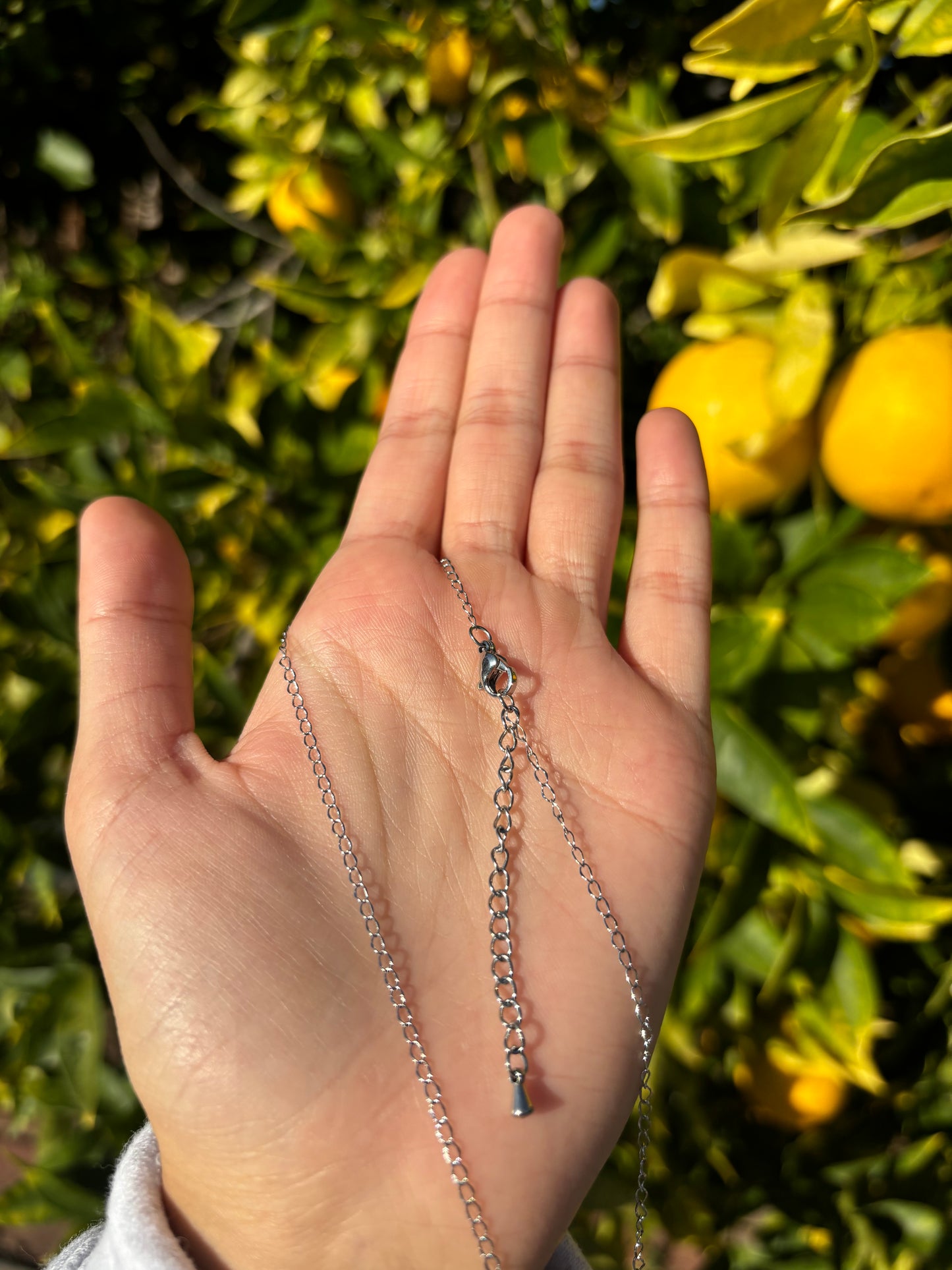 Patterned Flower Silver Chain Necklace