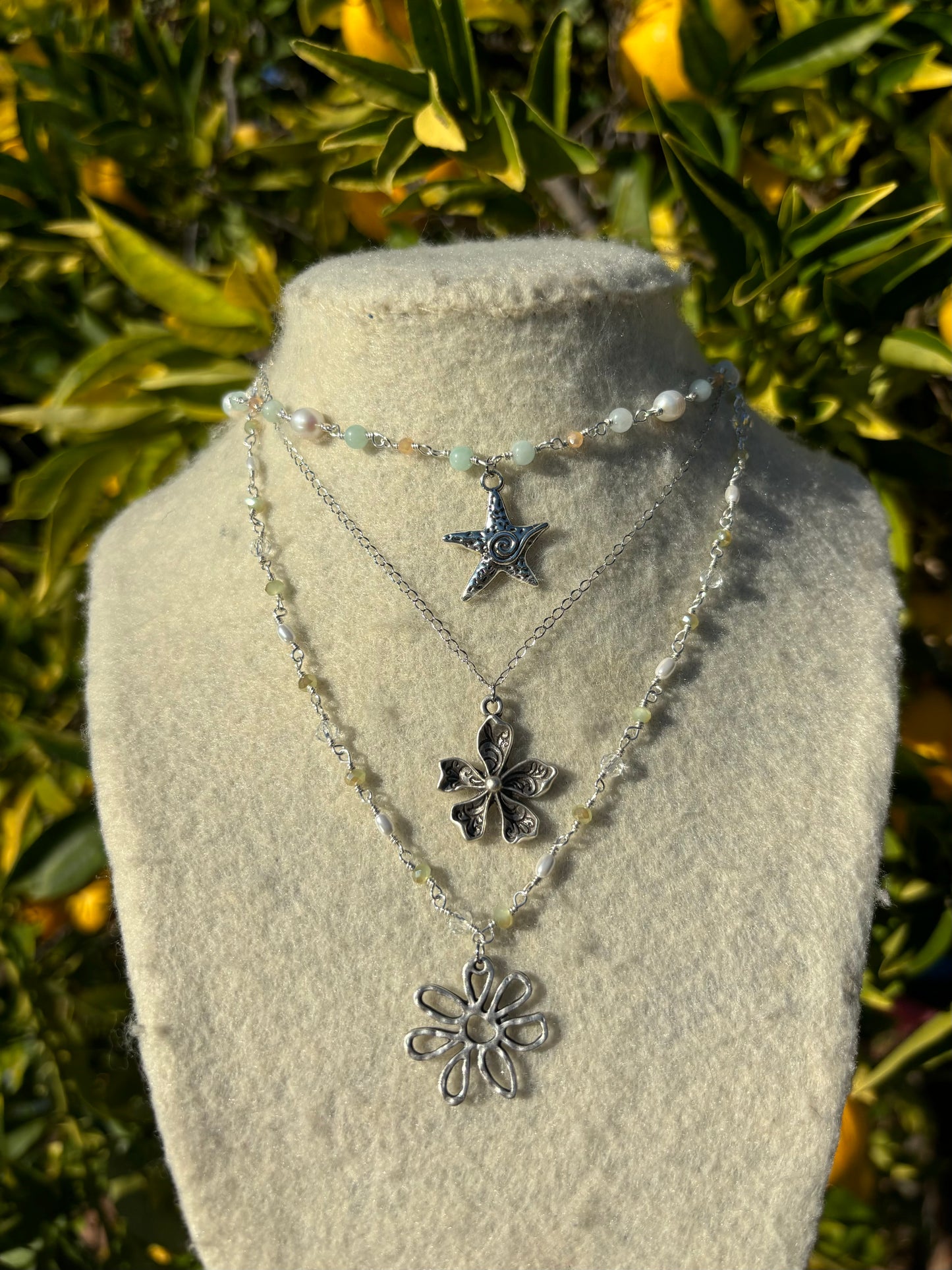 Patterned Flower Silver Chain Necklace