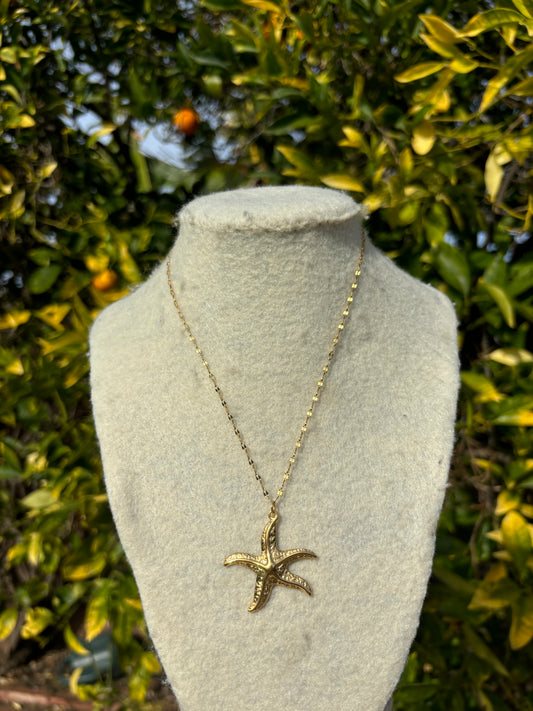 Patterned Starfish Gold Chain Necklace