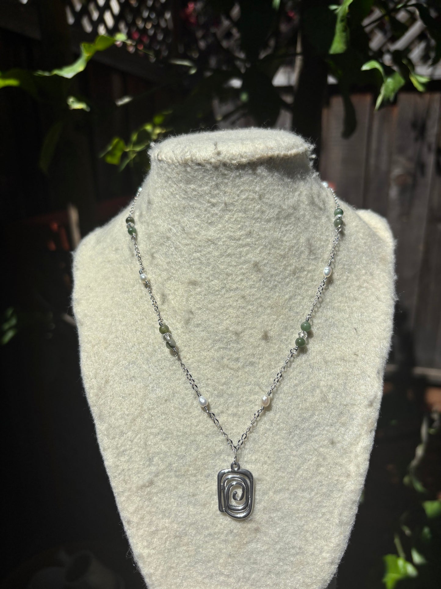 Square Spiral Green Pearl Wire Chain Necklaces