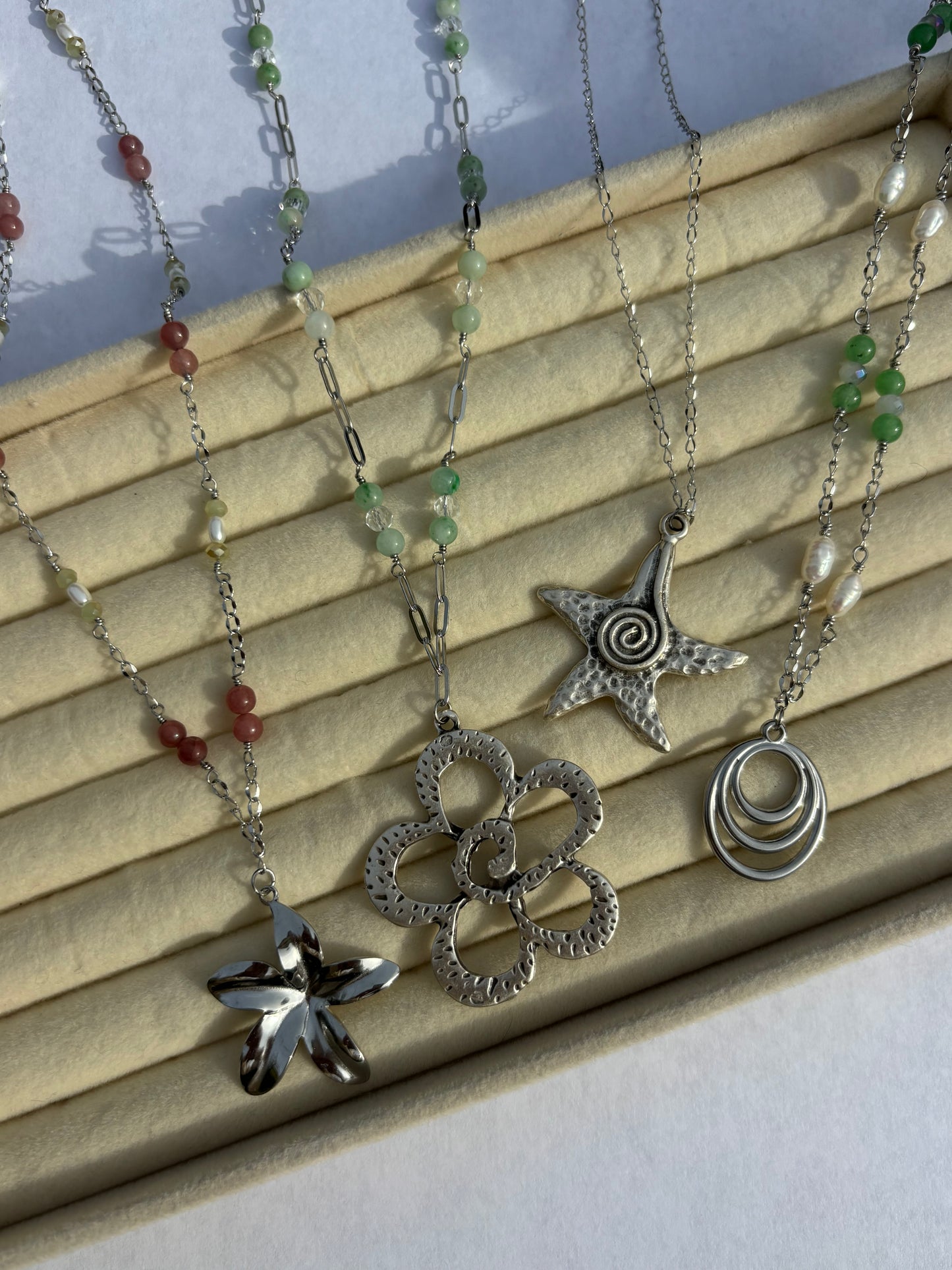 Chunky Green Flower Wire Chain Silver Necklace