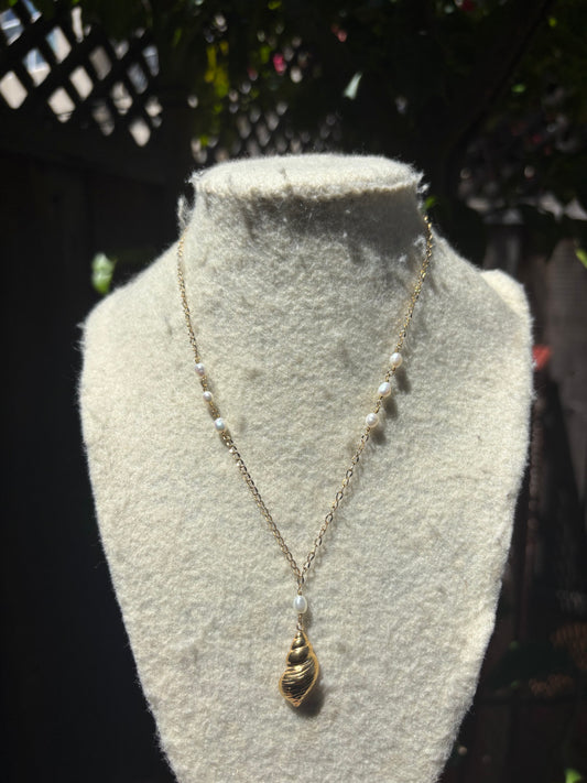 Pearl Shell Drop Wire Chain Necklaces