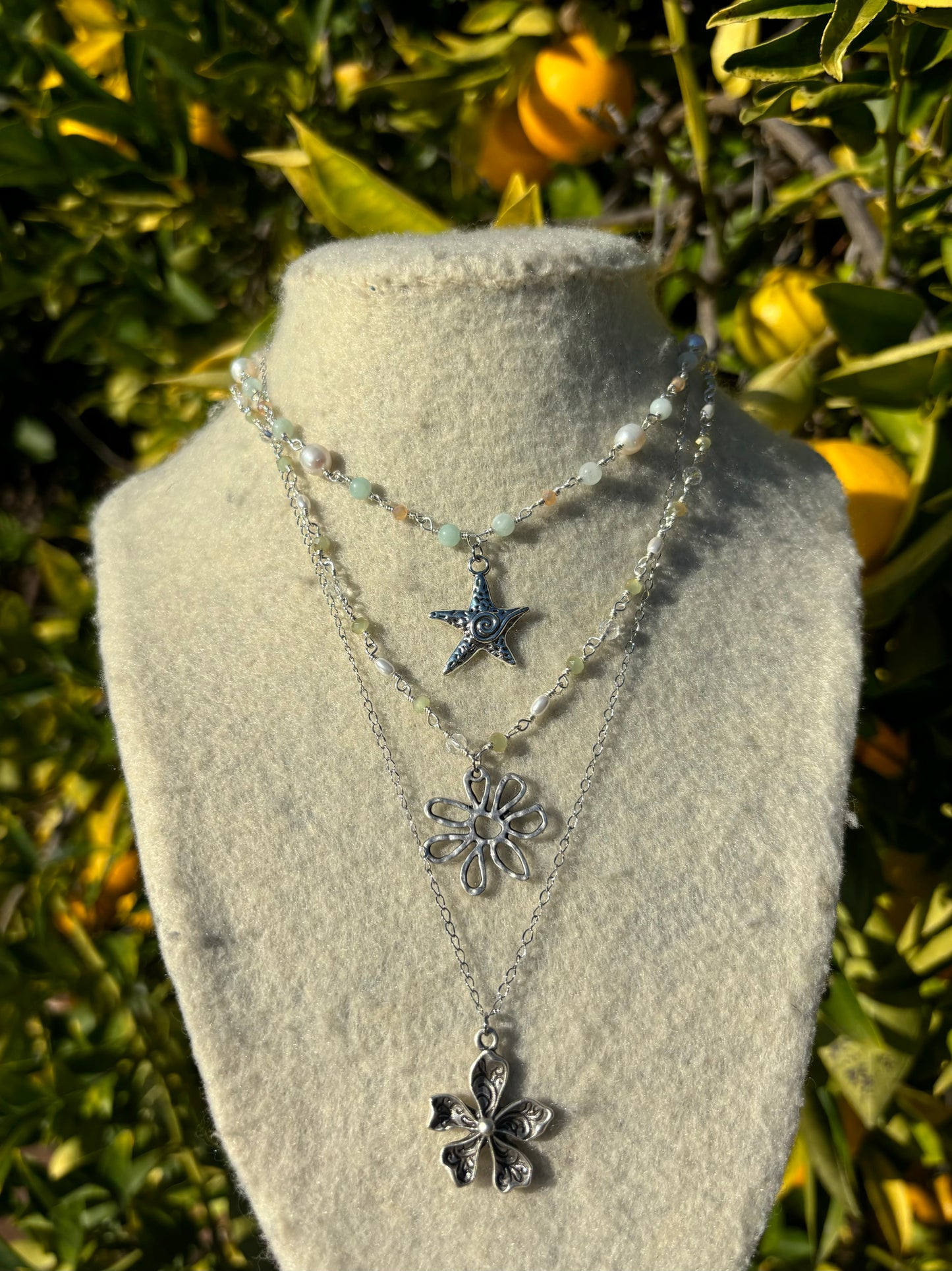 Patterned Flower Silver Chain Necklace